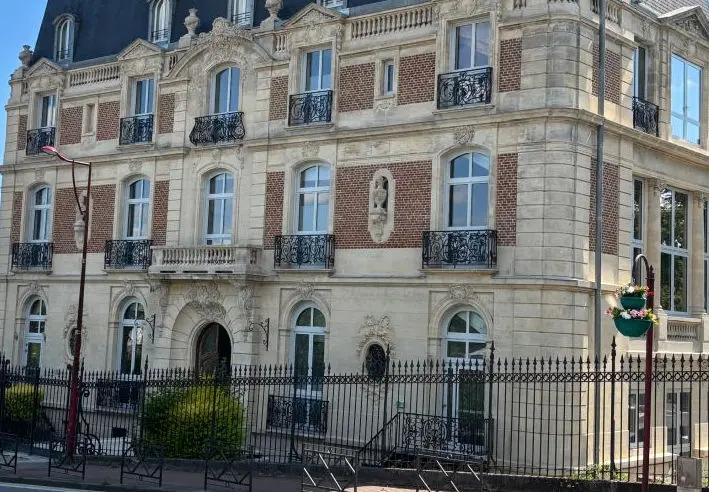 Les menuiseries MéO équipent Le Château Blanc de l’ADAPEI de la Somme