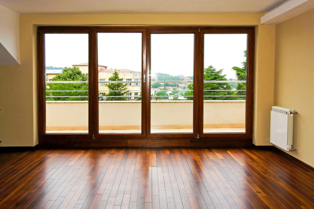 Porte-fenêtre en bois à 4 vantaux, ouverture à la française